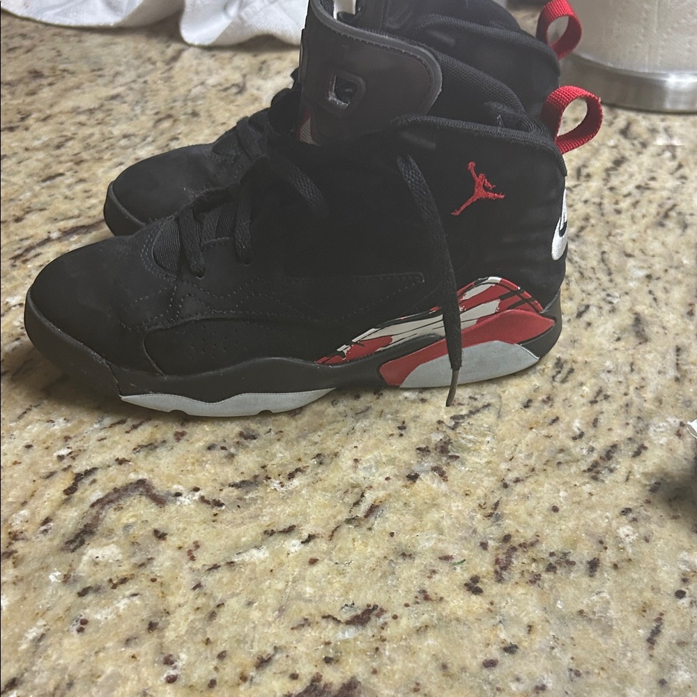 Jordan Nike boys 2.5 Black and Red Sneakers